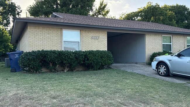 Building Photo - 313 Rita Dr Rental