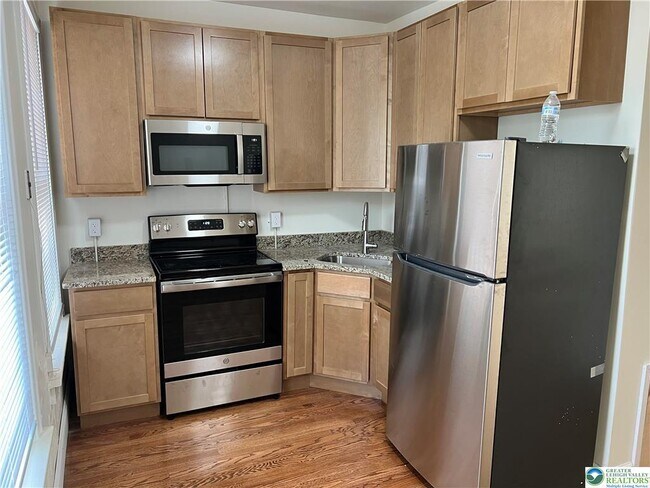 Photo - 529 Linden St Unit 3