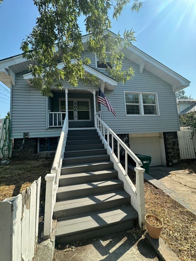 Building Photo - 3 Bedroom House with basement