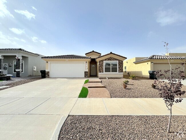 Building Photo - East El Paso 3 bed Refrig A/C Rental