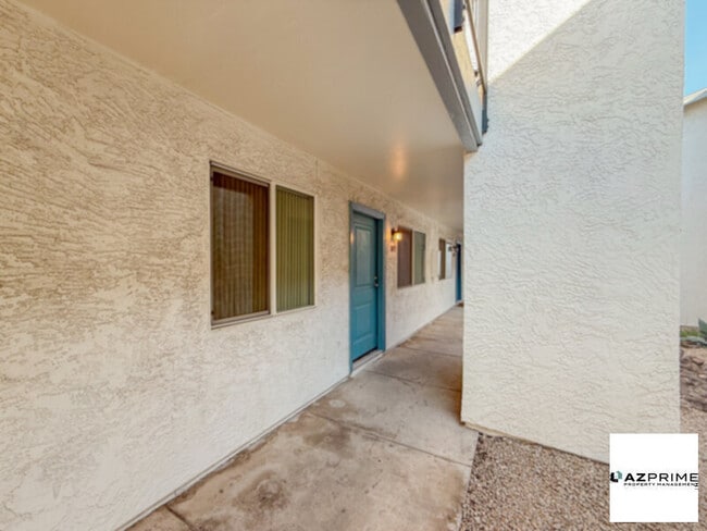 Photo - FREE FIRST MONTH'S RENT MOVE IN SPECIAL! Inviting 2/1 Phoenix Apartment with Modern Comforts!