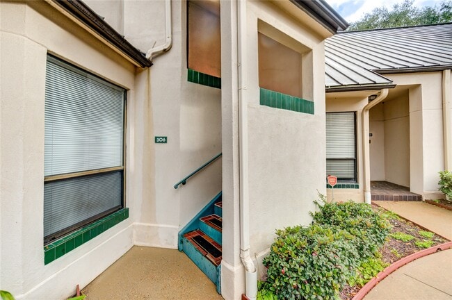 Photo - 4144 Greystone Way Unit 306