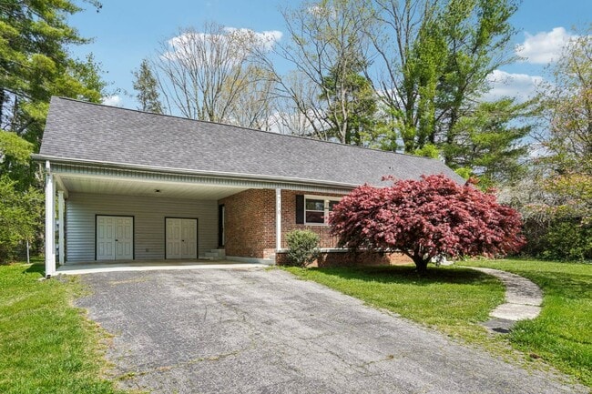 Photo - 710 Heatherwood Dr