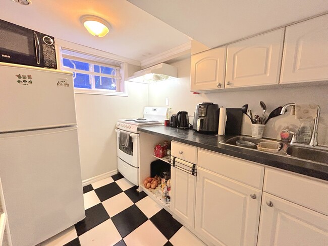 Photo - 27 Dromore Crescent