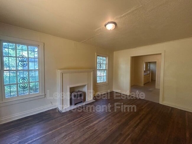 Photo - 3041 Desoto St