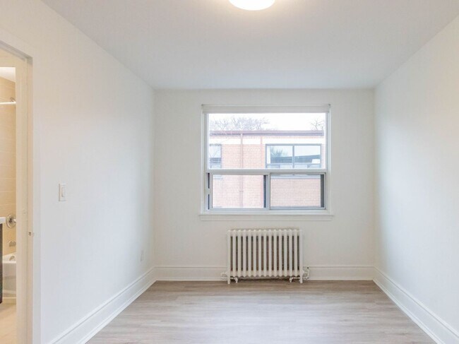 3015 & 3017 Queen St E