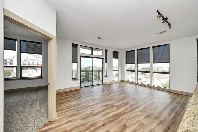 Building Photo - 3800 Main St