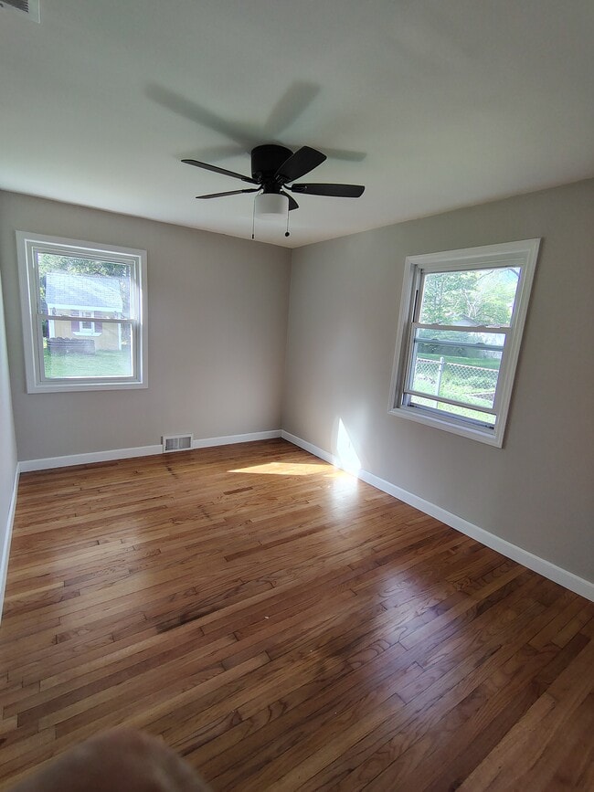 Photo - 728 E Hawley St