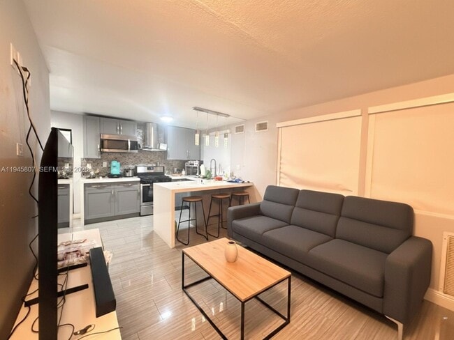 Photo - 10417 NW 129th St