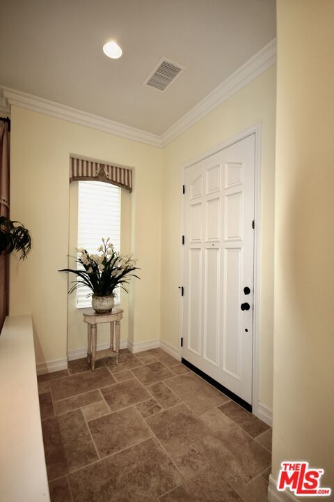 Photo - 991 Deerhill Rd