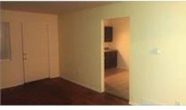 Photo - 975 S Lowell Blvd Unit 977