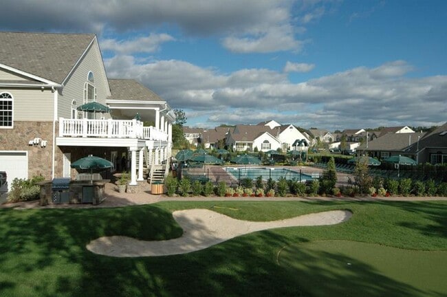 Photo - 198 Village Green Dr Unidad 198