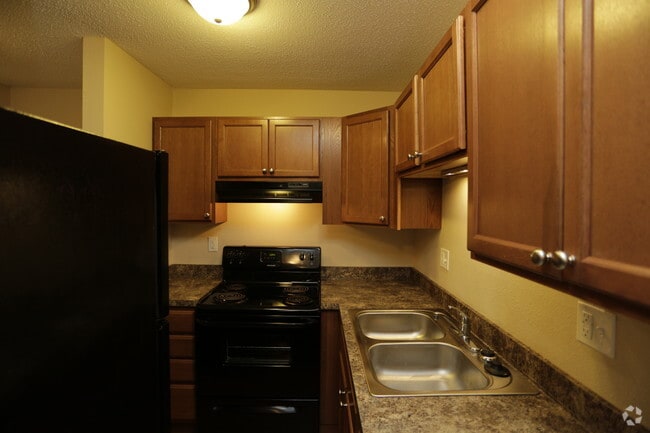 2BR, 1BA - 736 SF - The Village at Old Town