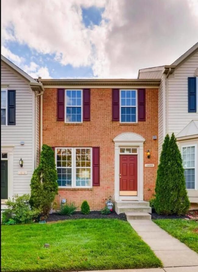 Front of the house - 1409 Pangbourne Way Rental