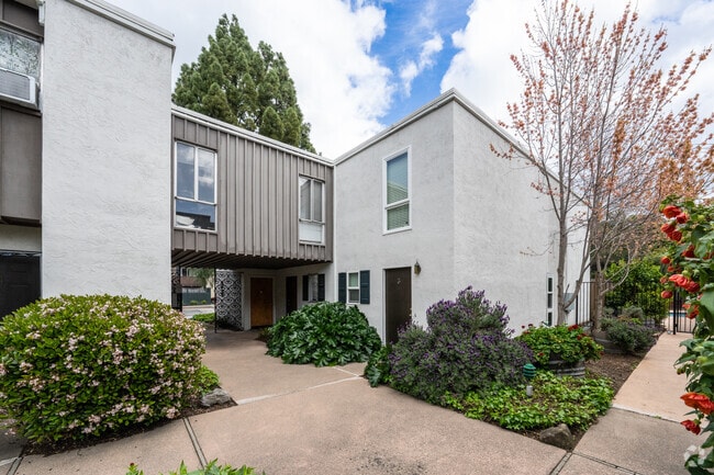 exterior - 1411 Creekside Dr