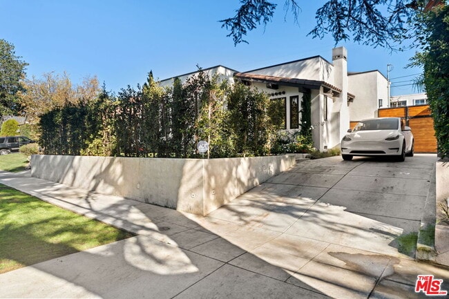 Photo - 358 N Bronson Ave