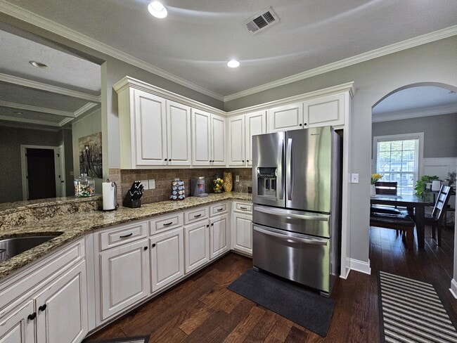 Photo - 821 Herrington Dr