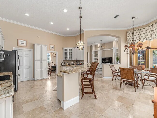 Photo - 2015 SE Kilmallie Ct