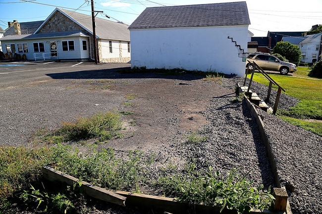 Photo - 64 S Broadway