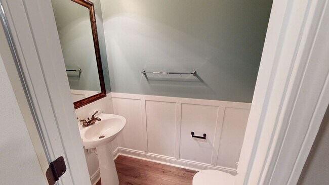 Photo - Spacious Updated 4 Bedroom in Established Community!