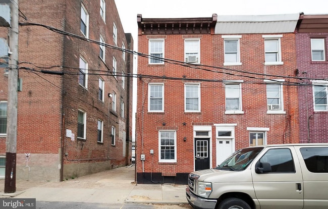 Building Photo - Spacious 4BR Home Steps from Frankford Ave | Private Patio + Tons of Natural Light