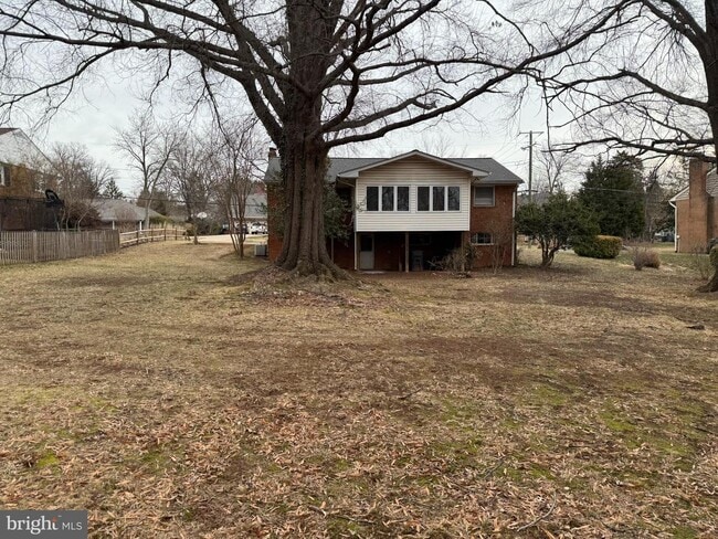 Building Photo - 9120 Peabody St