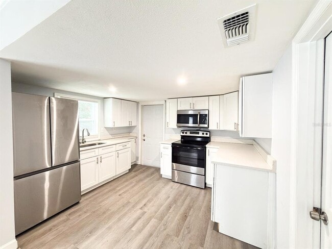 Photo - 2882 S Sanford Ave