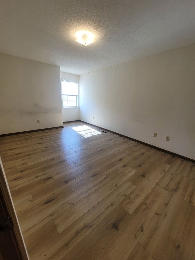 Photo - 2304-2306 Monmouth Ct Unidad 2304