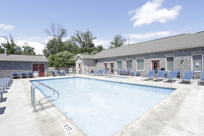 Piscina - The Lofts Morgantown