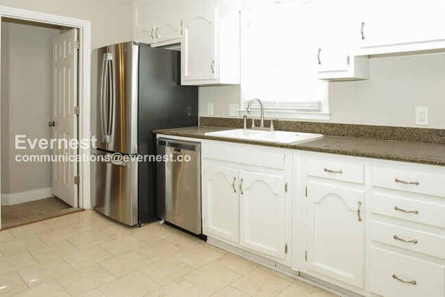 Photo - 100 Shackleford Rd