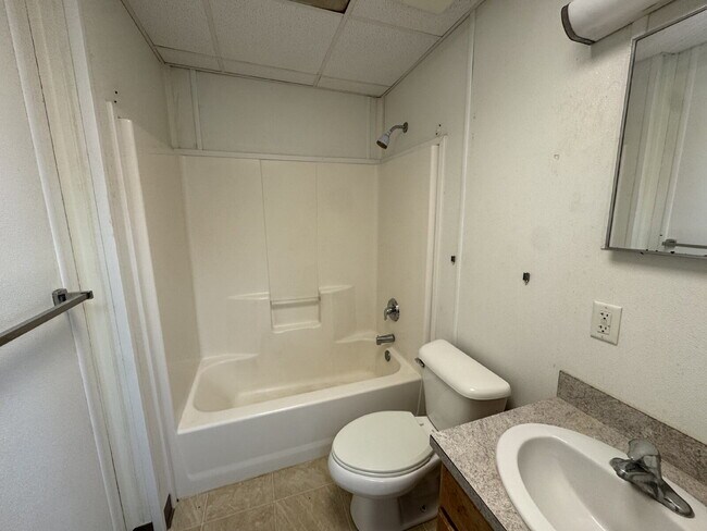 5923 E Private Rd 6575 Unidad A