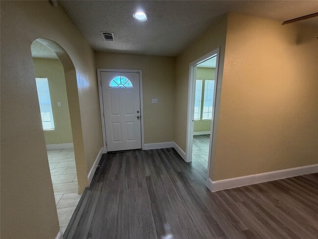 Photo - 2501 Maple St