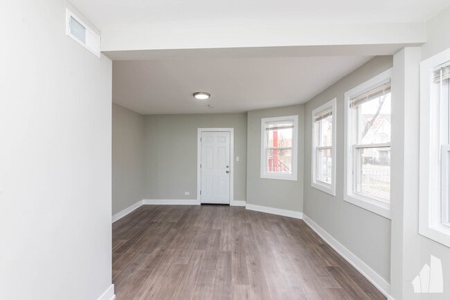 Photo - 2923 N Avers Ave Unit 1