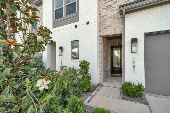 Photo - 16531 Lake Austin St