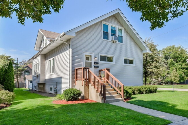 Building Photo - 544 Arlington Ave Unit 2