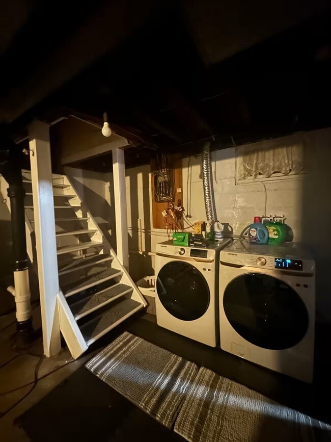 Photo - 211 S Oak St