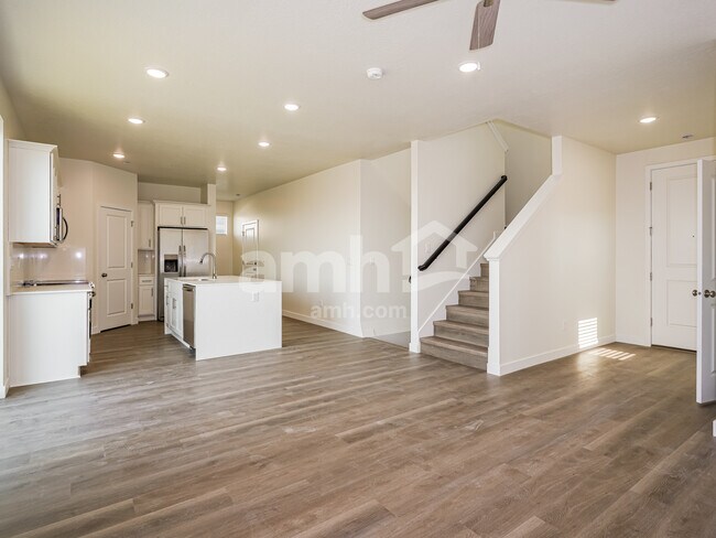 Photo - 1432 W Mahogany St