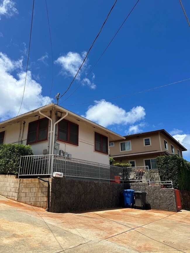 Building Photo - Koko Head Ave Unit Koko Head Ave Front Rental