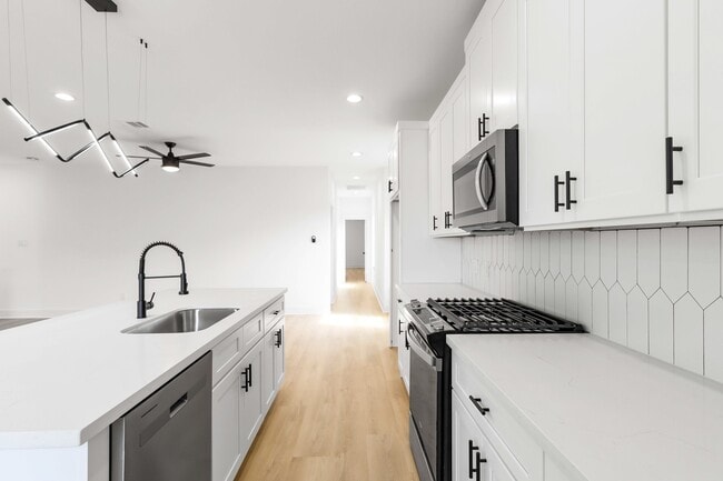 Photo - 4114 Castor St