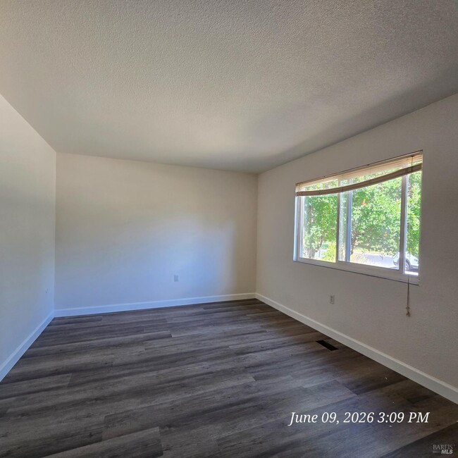 Photo - 118 Yosemite Cir