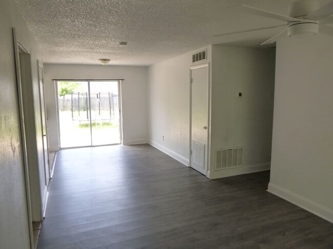 Photo - 572 Santiago Ave