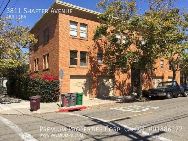 Photo - 3811 Shafter Ave