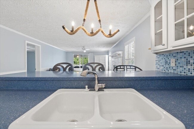 Photo - 351 Arrowhead Trail NE