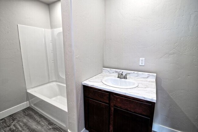 Modern Studio Apartment Near CMU