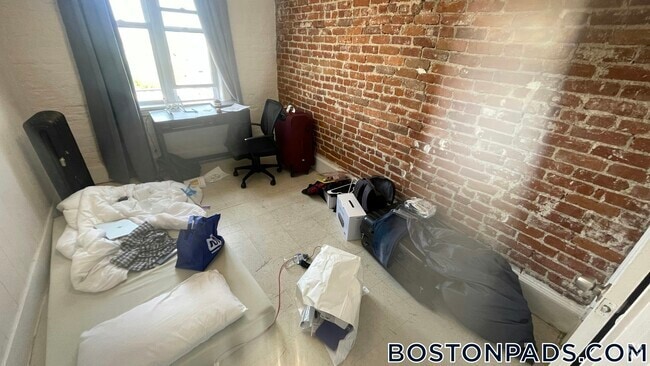 Building Photo - 7 Linden St Rental