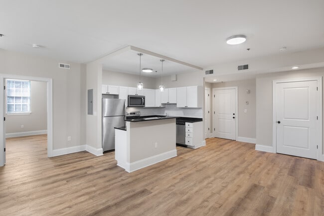 Building Photo - Reservoir Landing Apartments