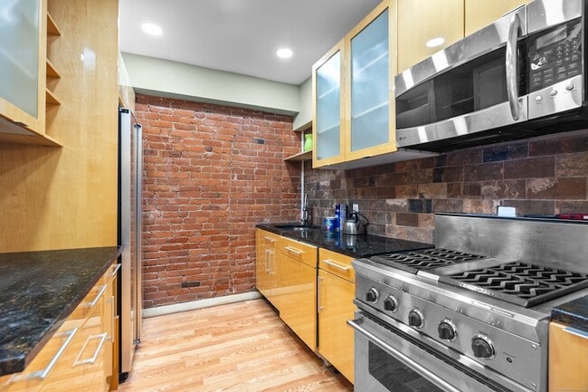 Photo - 32 Trumbull St Unidad 1