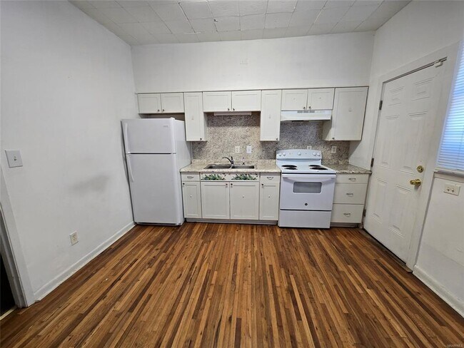 Photo - 2300 Plum St