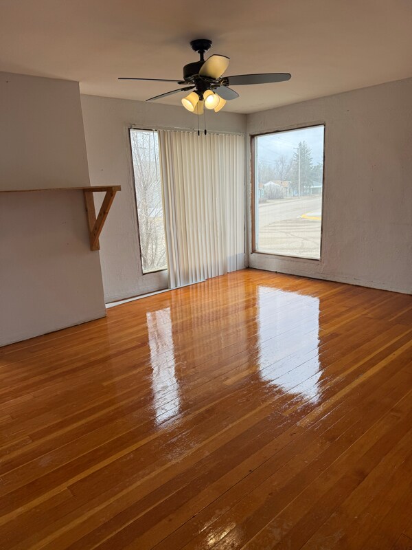 Photo - 138 W Laurel Ave