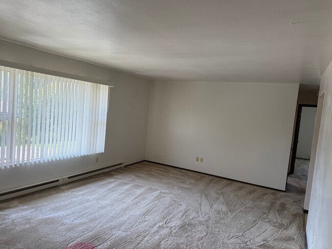 Building Photo - 109 E Monroe Ave Rental